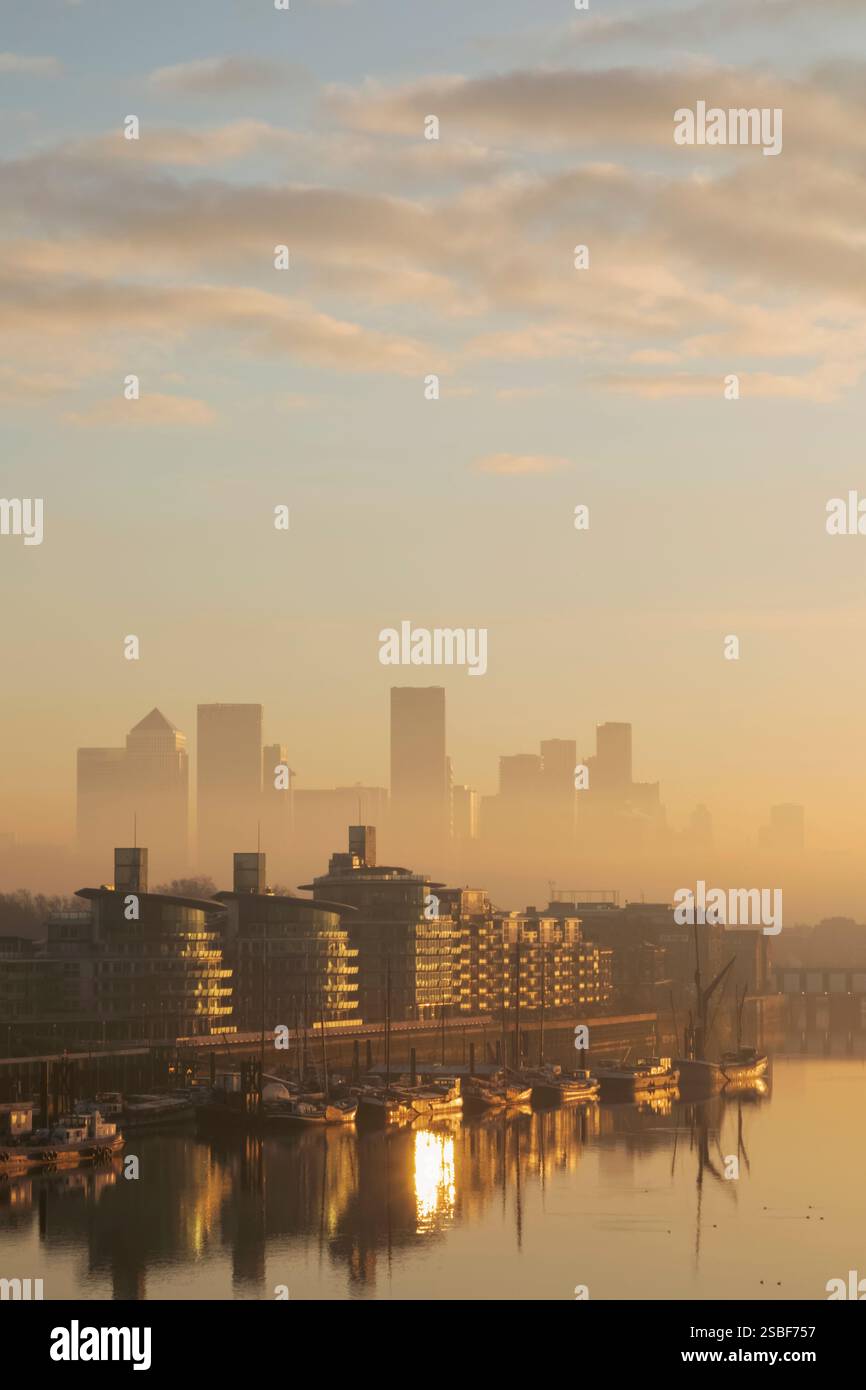 England, London, Docklands, River Thames and Canary Wharf Skyline Stock ...