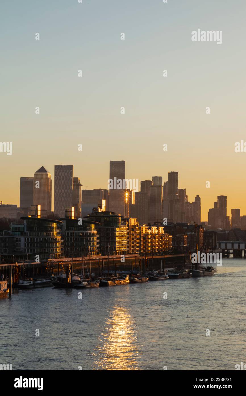 England, London, Docklands, River Thames and Canary Wharf Skyline Stock ...