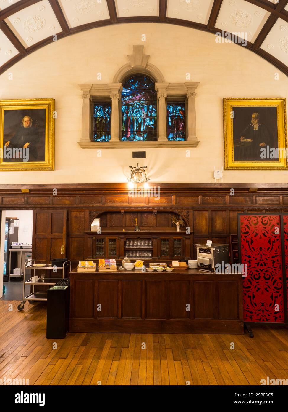 Dining Hall, Westminster College is a theological college of the United Reformed Church, also Hotel, Accommodation, Cambridge, England, UK, GB. Stock Photo