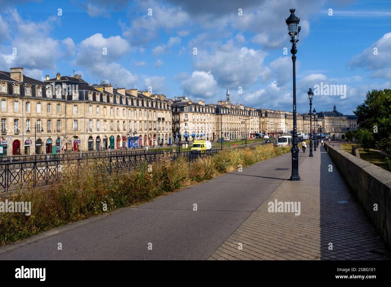 Bordeaux (south-western France): the quays, lanes along the Garonne river, with view of building facades and flowerbeds Stock Photo