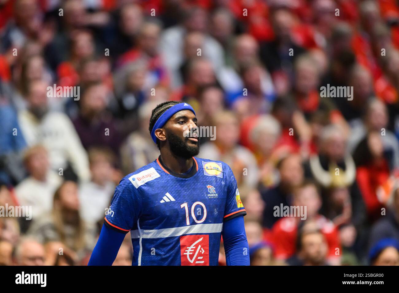 Oslo, Norway. 02nd, February 2025. Dika Mem (10) of France seen during