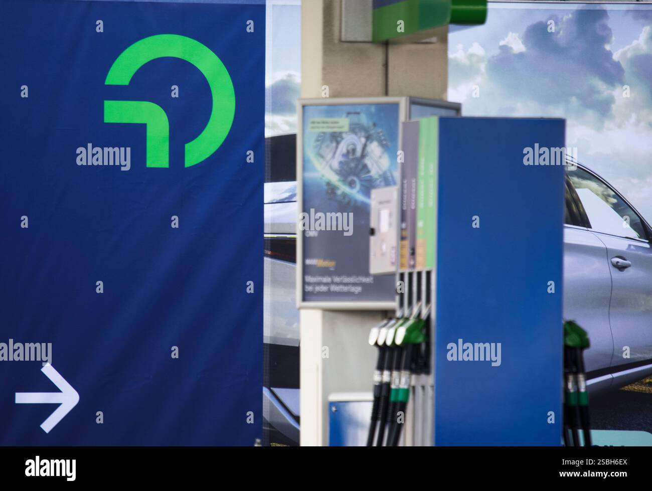 AUSTRIA; VIENNA; 20250203; Logo and pump at a petrol station of the