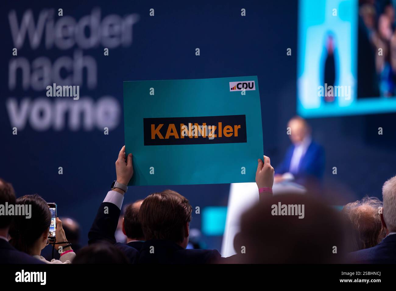 37. Bundesparteitag der CDU am 03.02.2025 in Berlin, im Hintergrund ...