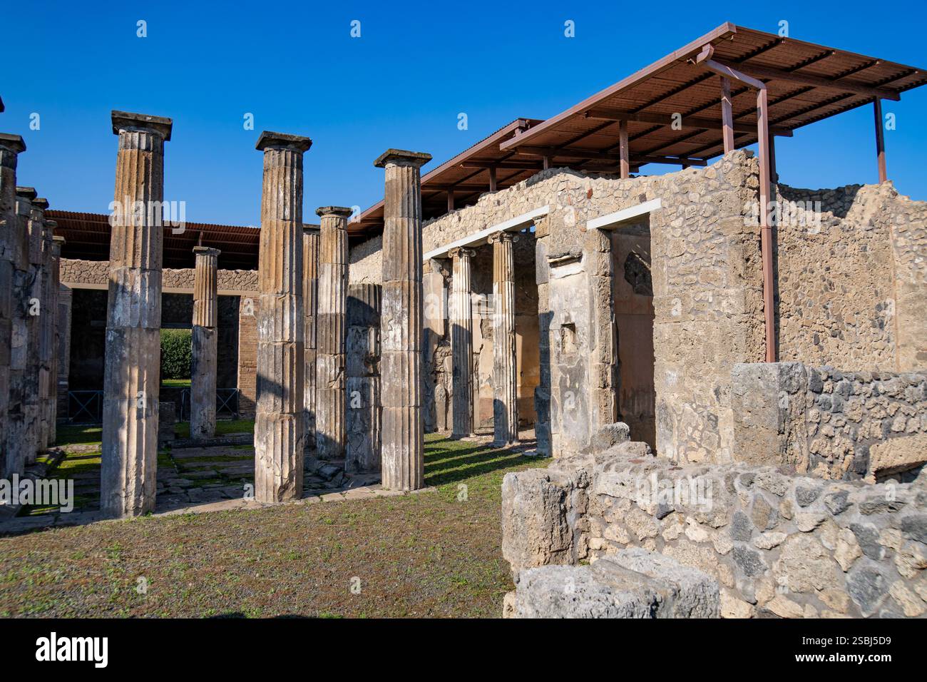 Columns of the atrium of the House of M. Epidius Rufus, Building IX.1. ...