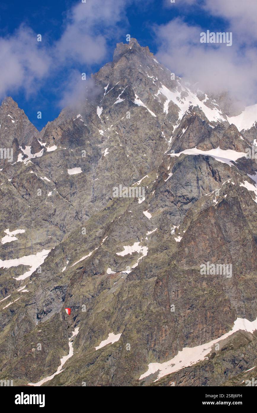 Sharp Ridges Head Pic Sans Nom' in theÉcrins Massif. Pic Sans, France Nom is a ...