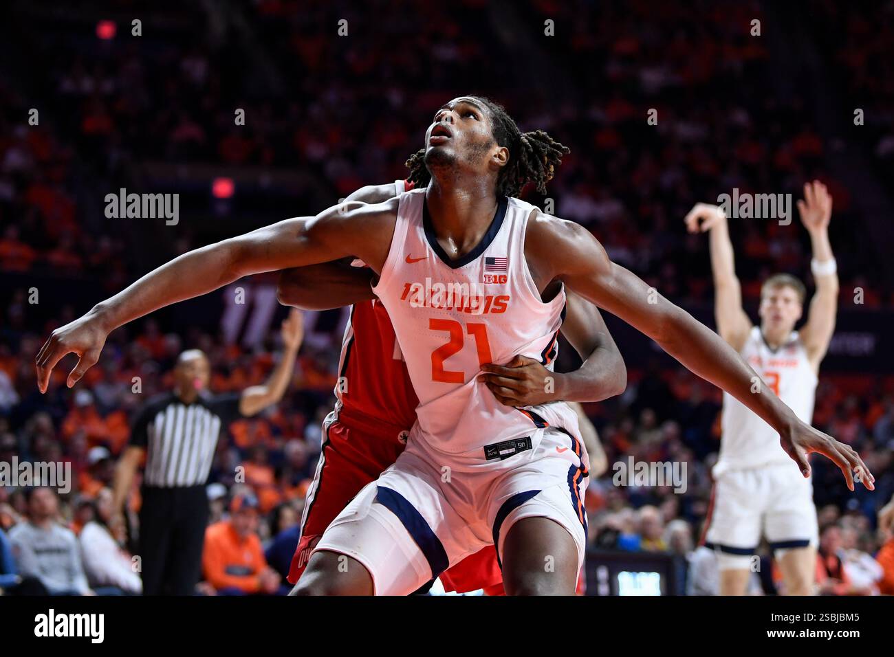 CHAMPAIGN, IL - FEBRUARY 02: Illinois Fighting Illini Forward Morez ...