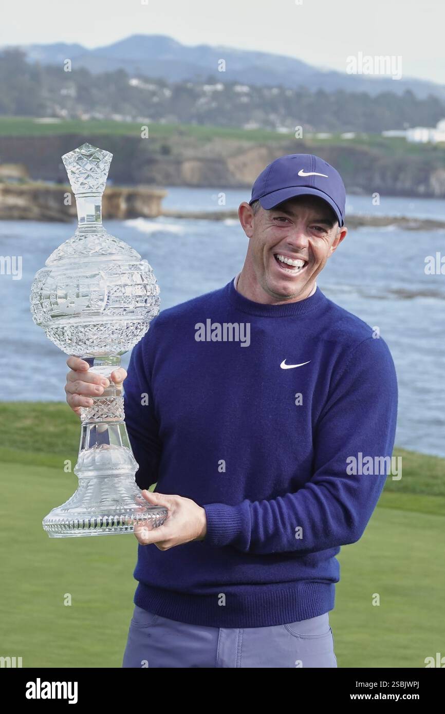 Pebble Beach, California, USA February 2nd, 2025 Rory McIlroy, lifts