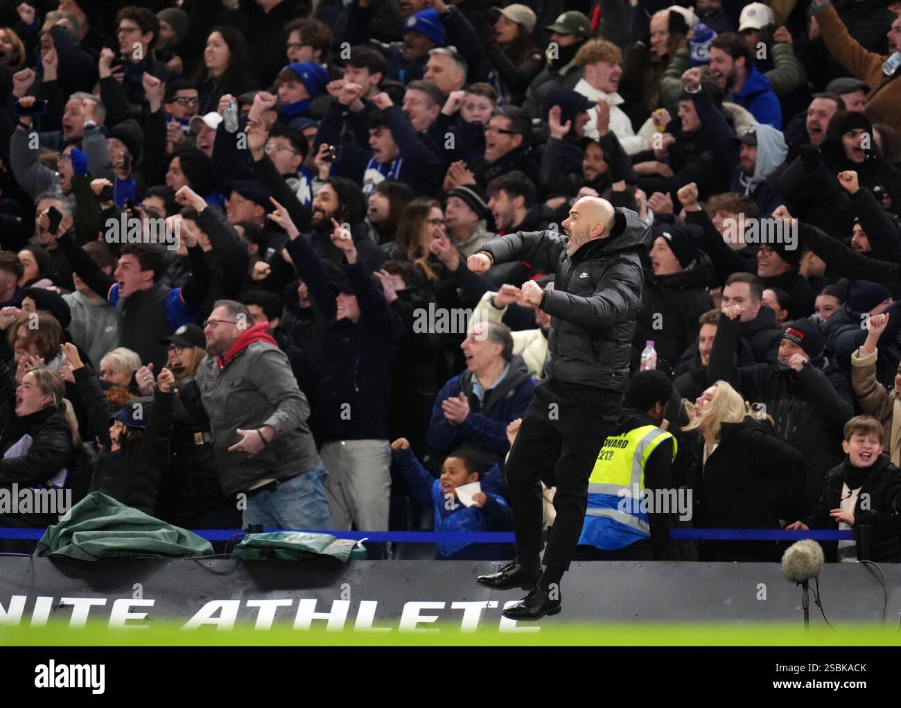 chelsea-manager-enzo-maresca-celebrates-pedro-neto-s-goal-during-the