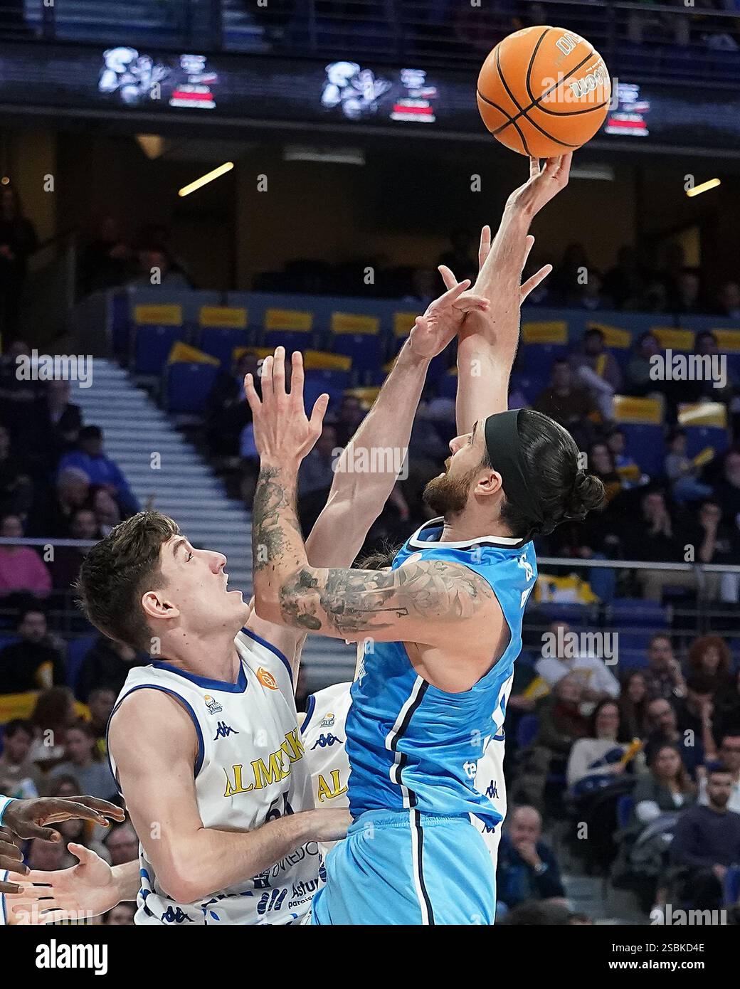 Comparing the Primera FEB and Liga Endesa Comparing the Primera FEB and Liga Endesa