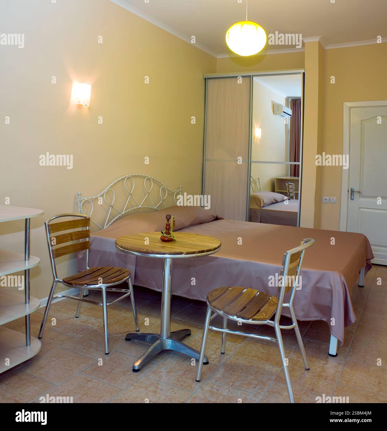 hotel room with good living conditions Stock Photo - Alamy