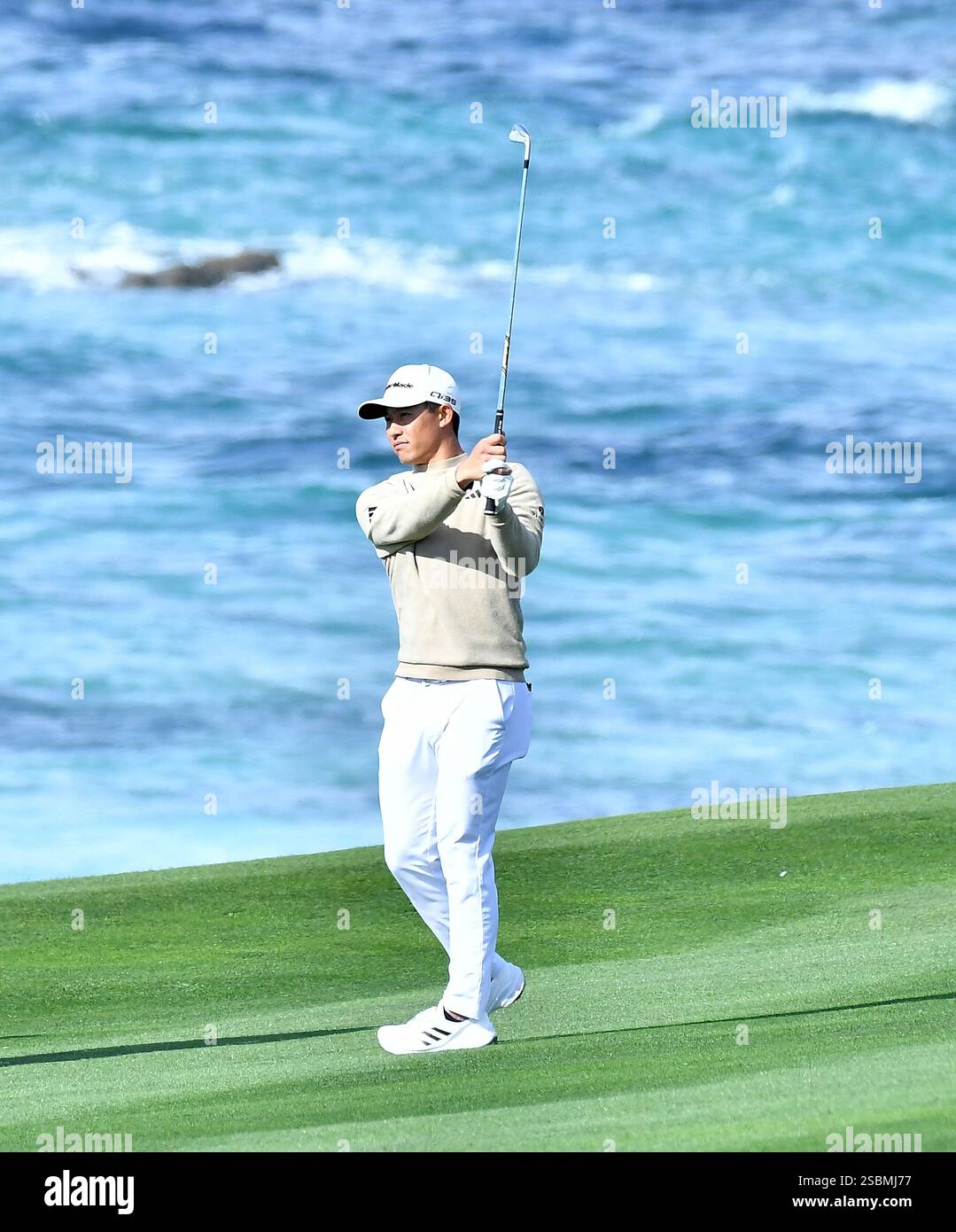 Captivating Pebble Beach Pro-am: Collin Morikawa Ends Trophy Drought Background Collection Captivating Pebble Beach Pro-am: Collin Morikawa Ends Trophy Drought Background Collection