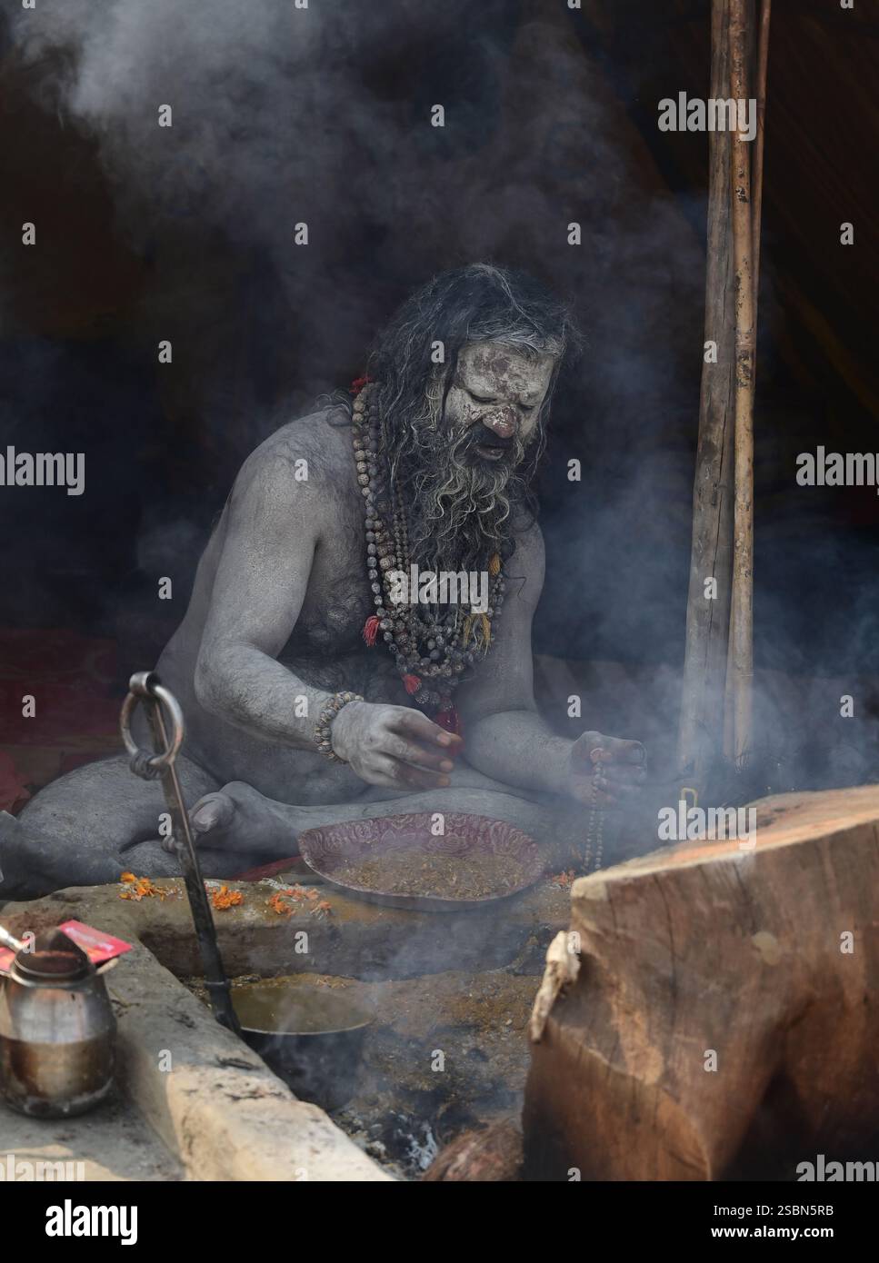 Prayagraj, Uttar Pradesh, India. 4th Feb, 2025. Prayagraj: A Sadhu ...