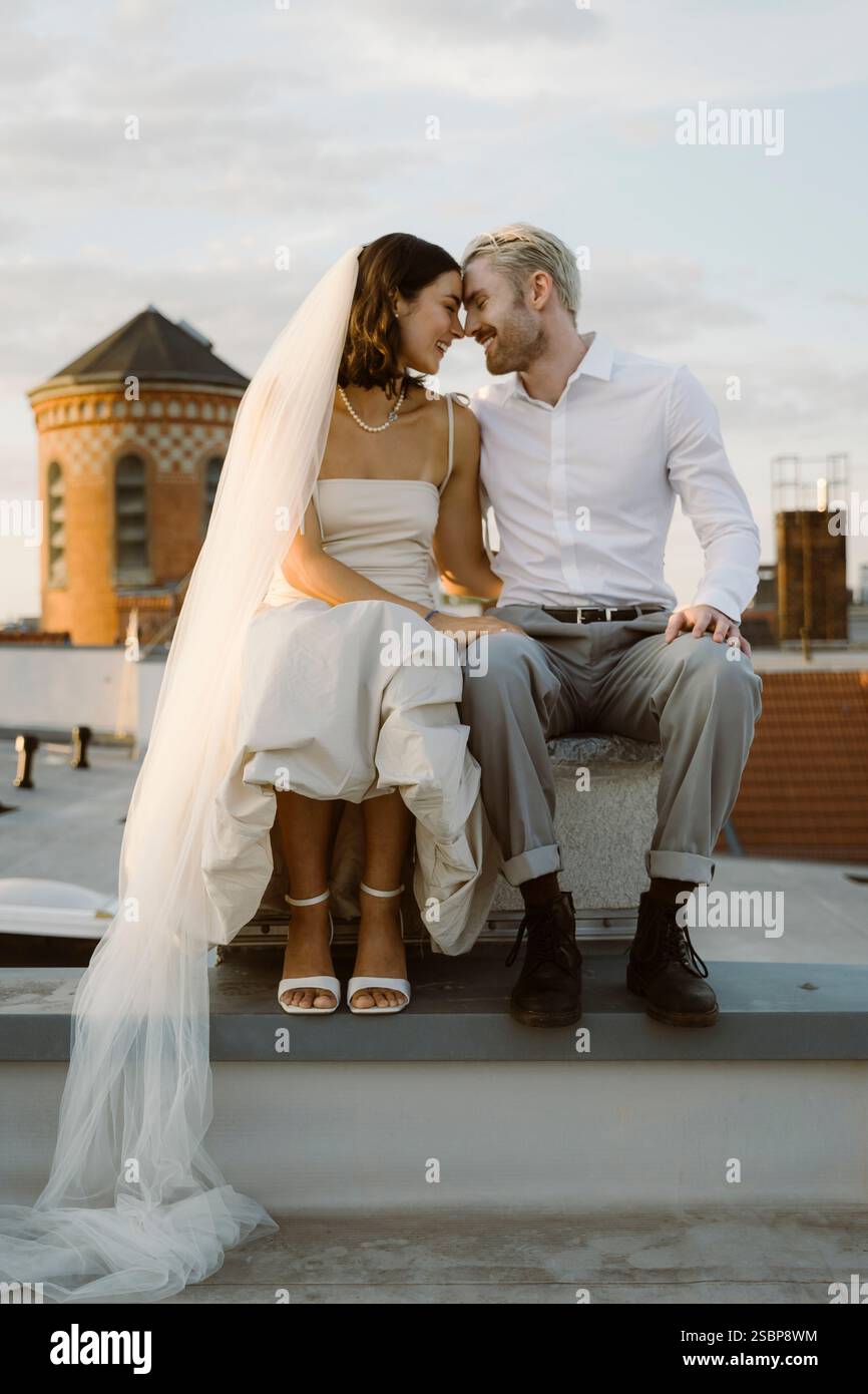 Man wearing wedding dress hi-res stock photography and images - Alamy Man wearing wedding dress hi-res stock photography and images - Alamy