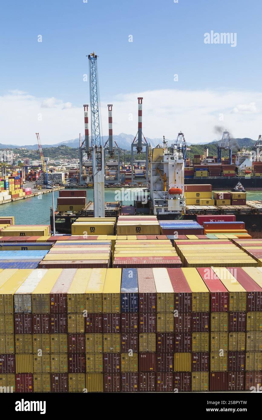 Shipping containers stacked up high hi-res stock photography and images ...