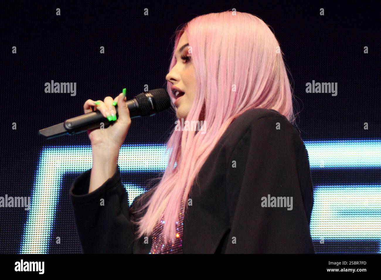 Mabel Live Performance Free Radio Hits Live - Mabel performs live Stock Photo - Alamy