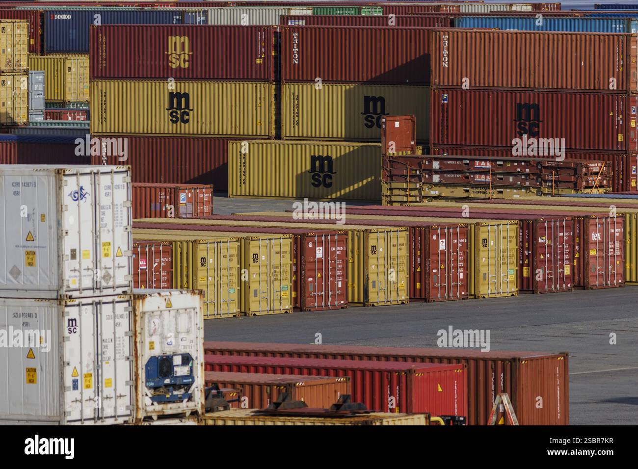 Aufnahme des Container Terminals in Bremerhaven, 08.05.2023 ...