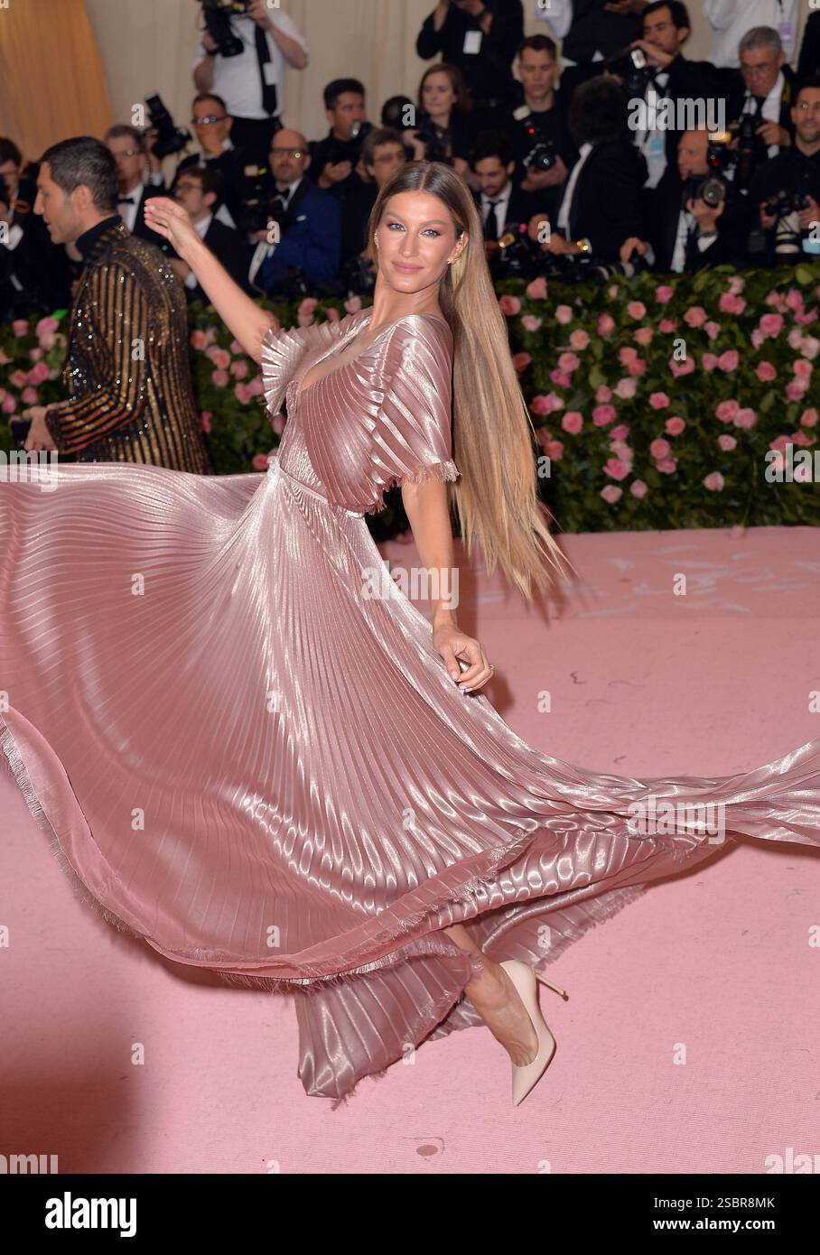 gisele bundchen pink dress Gisele Bundchen Sexiest Dresses
