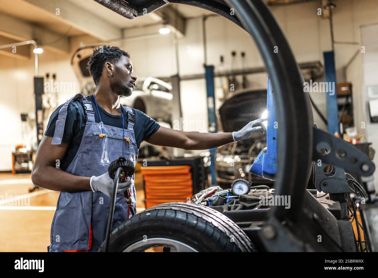 Professional Auto Service Aircraft repair shops hi-res stock photography and images - Alamy