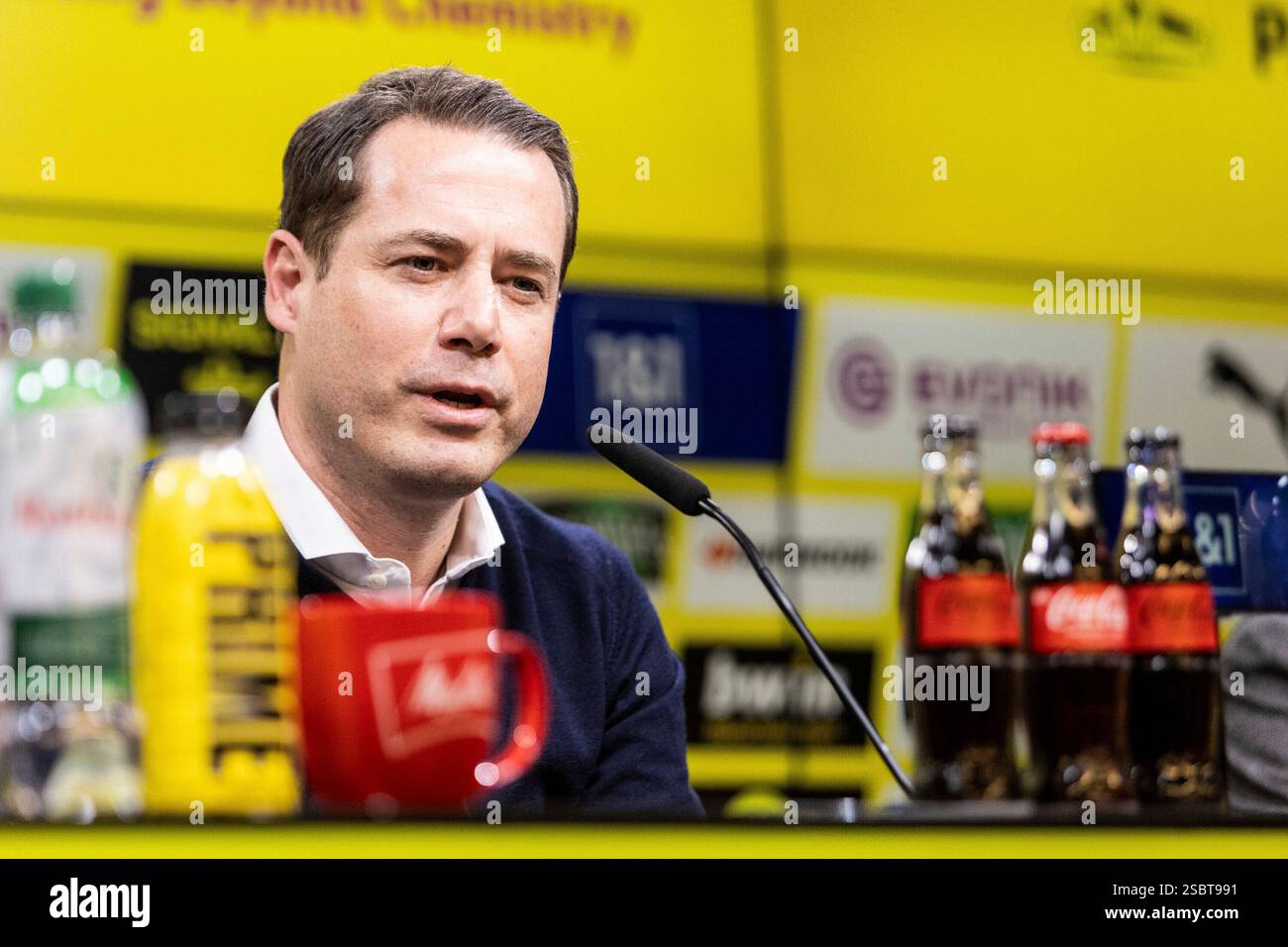 Dortmund, Deutschland. 04th Feb, 2025. Lars Ricken (Gesch?ftsf?hrer ...