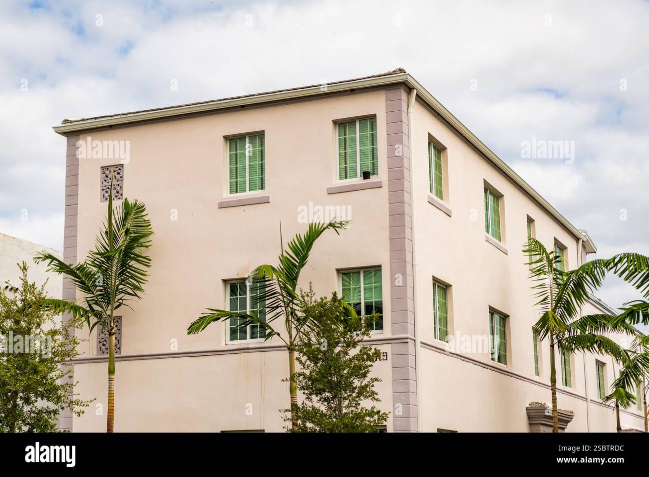 Pink Building Florida Architectural district Art Deco. Modern pink building of Miami beach ...