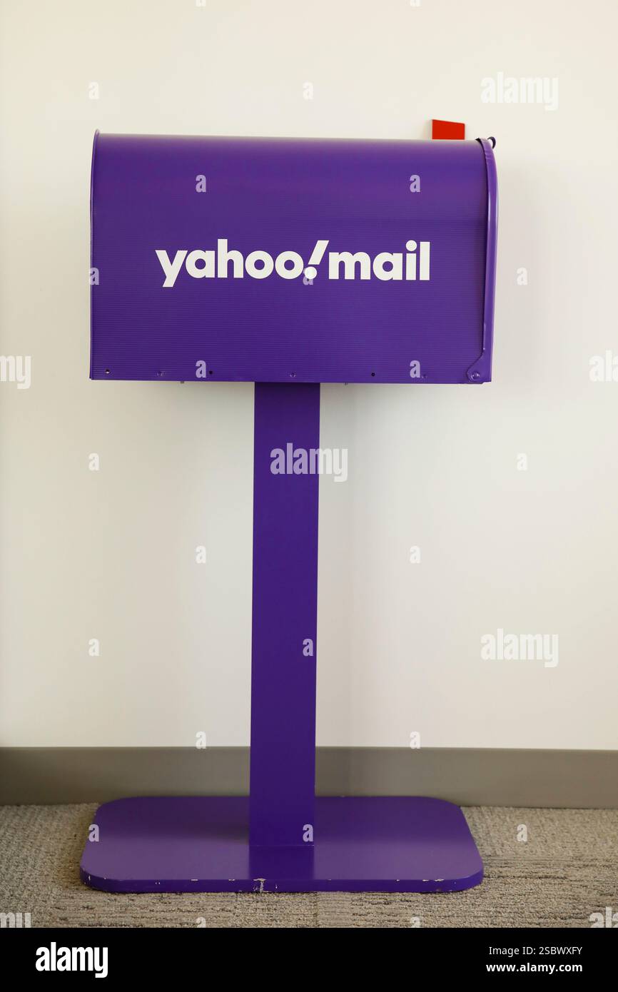 IMAGE DISTRIBUTED FOR YAHOO - The Yahoo San Francisco office features ...