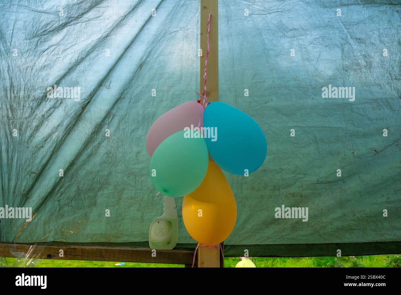 White temporary event tent hi-res stock photography and images - Alamy