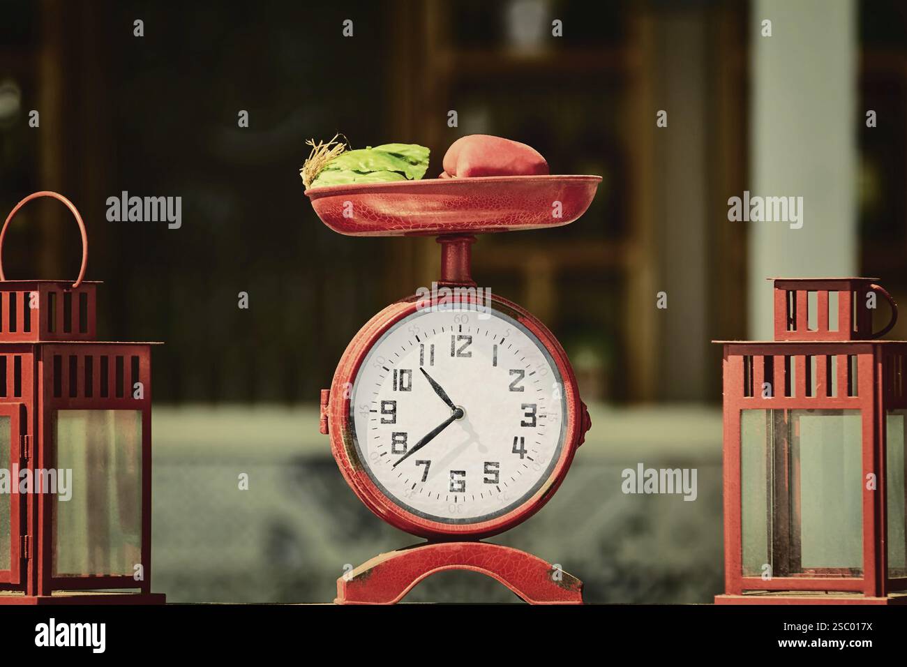 Scale Like Clock Scale foodstuffs in grocery hi-res stock photography and images - Alamy