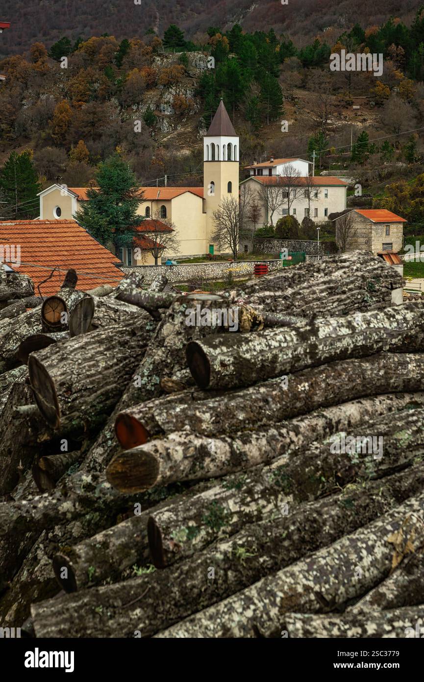 Panorama of the ancient Marsican village of Villavallelonga at the foot of Mount Quaresima, in the Abruzzo Lazio and Molise National Park. Abruzzo Stock Photo