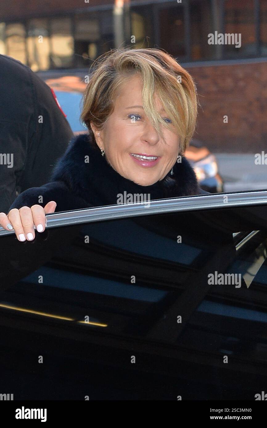 Yeardley smith hi-res stock photography and images - Alamy, image size:866x1390