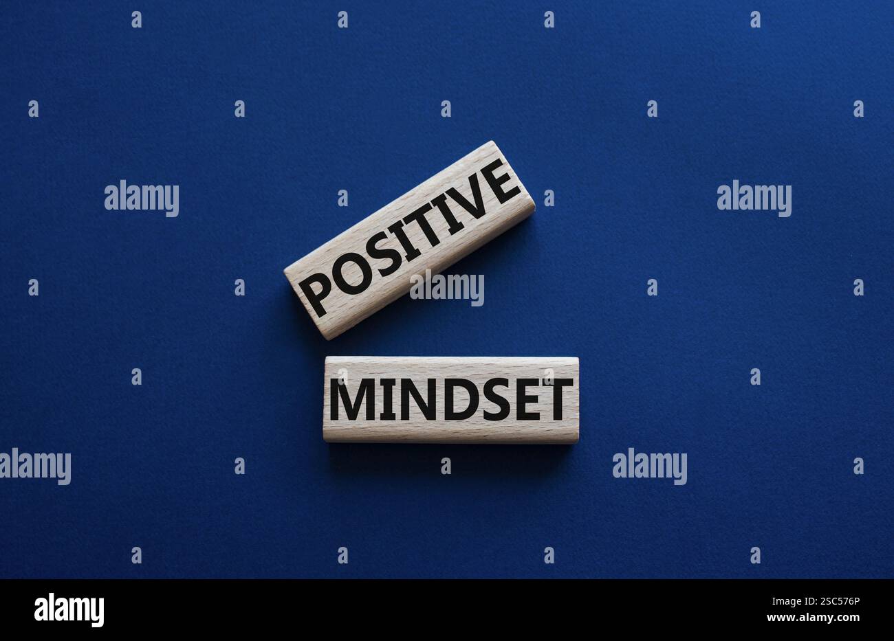 Positive Mindset symbol. Concept words Positive Mindset on wooden ...