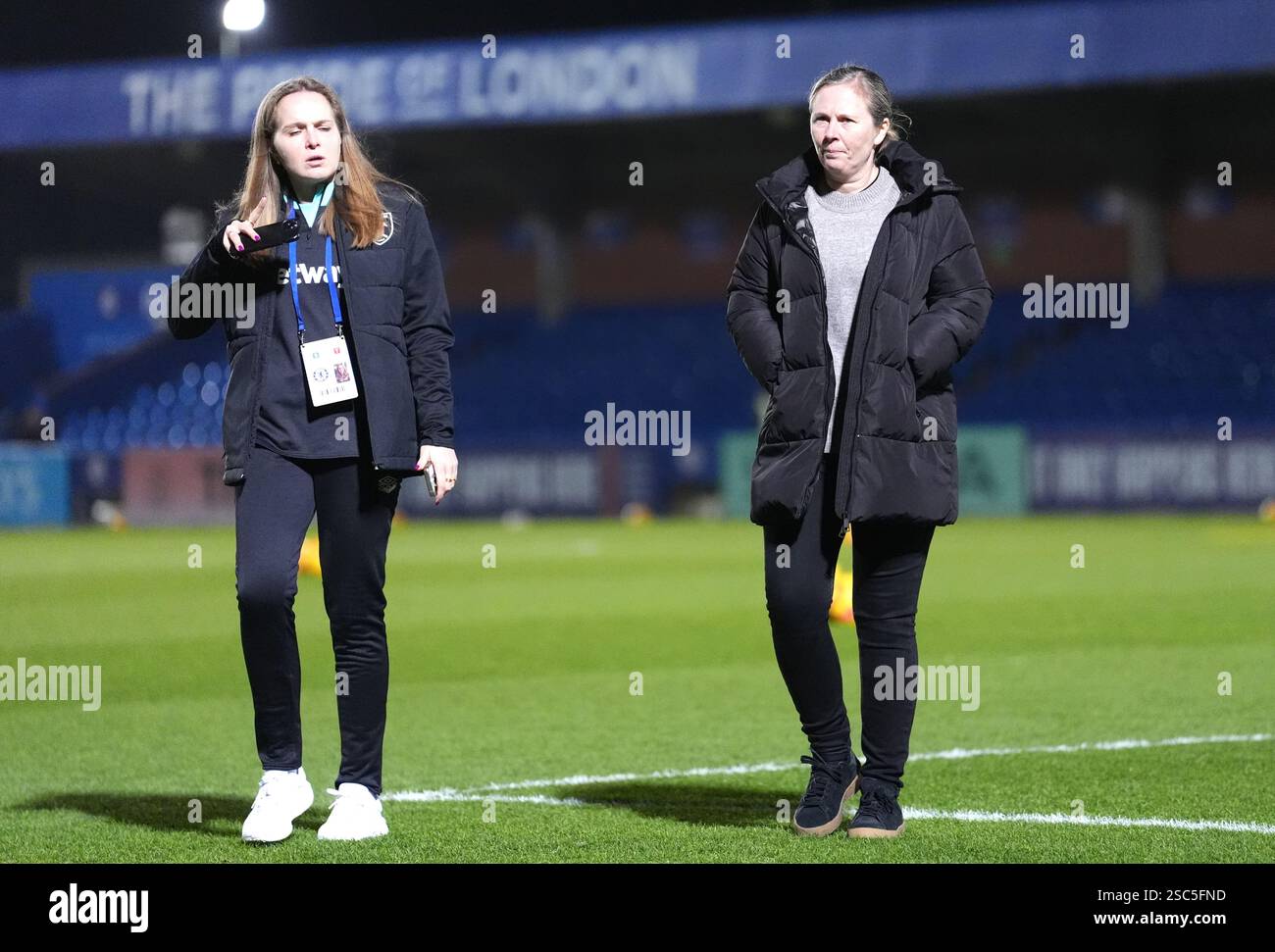 West Ham United manager Rehanne Skinner (right) ahead of the Subway