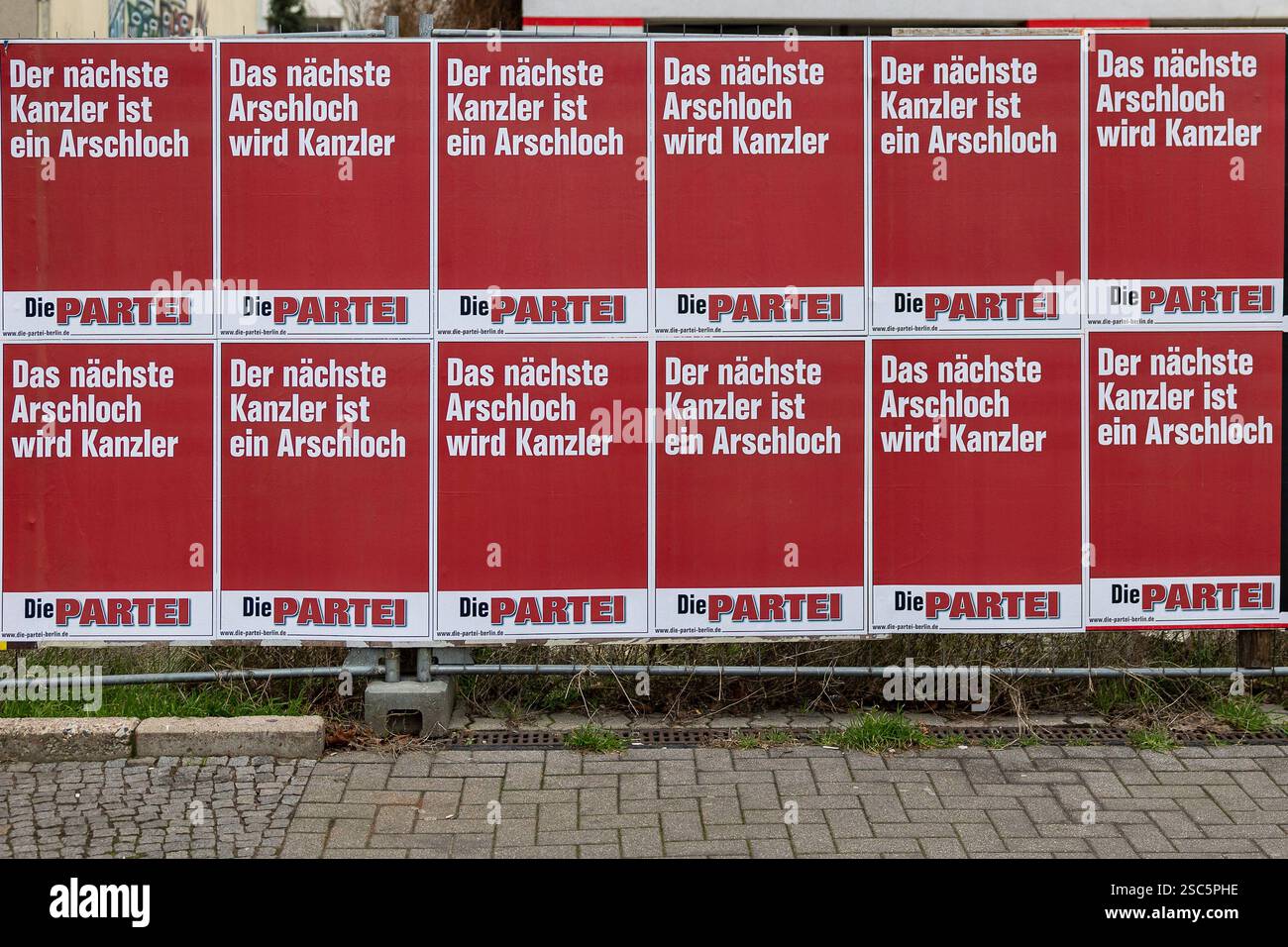 Bundestagswahl 2025 Wahlkampf, Berlin, 05.02.2025 Mehrere Wahlplakate