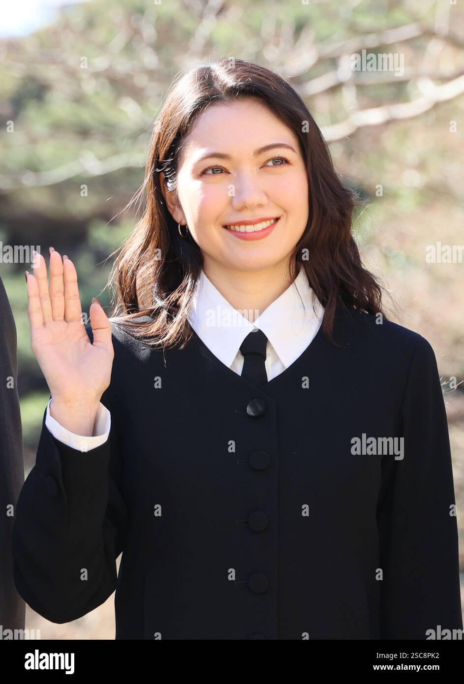 february-6-2025-tokyo-japan-japanese-actress-fumi-nikaido-poses