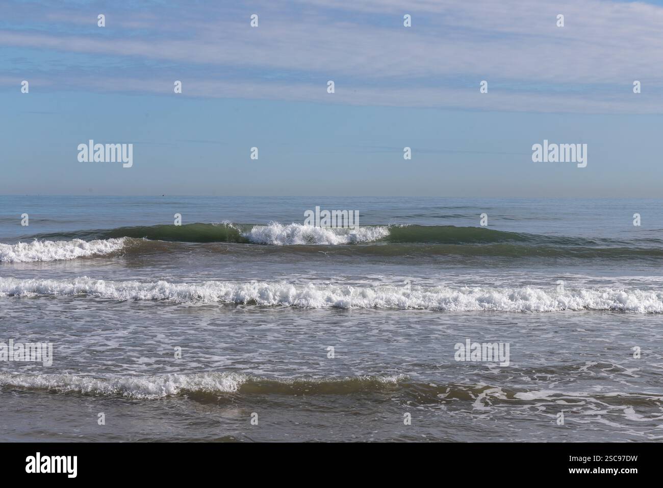 Gentle foamy waves hi-res stock photography and images - Alamy
