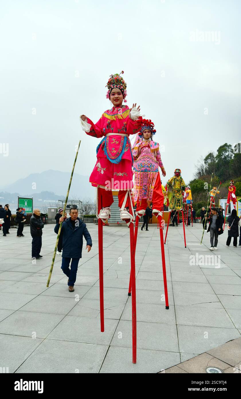 Stilt performances draw people in Yichang City, central China's Hubei ...