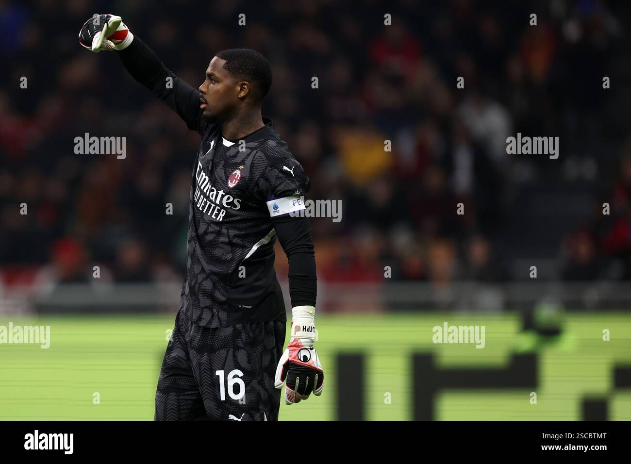 Milano, Italy. 05th Feb, 2025. Mike Maignan of Ac Milan gestures during ...