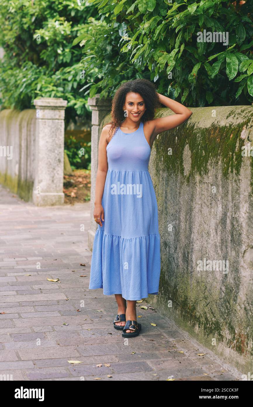 Outdoor summer portrait of beautiful african woman Stock Photo - Alamy