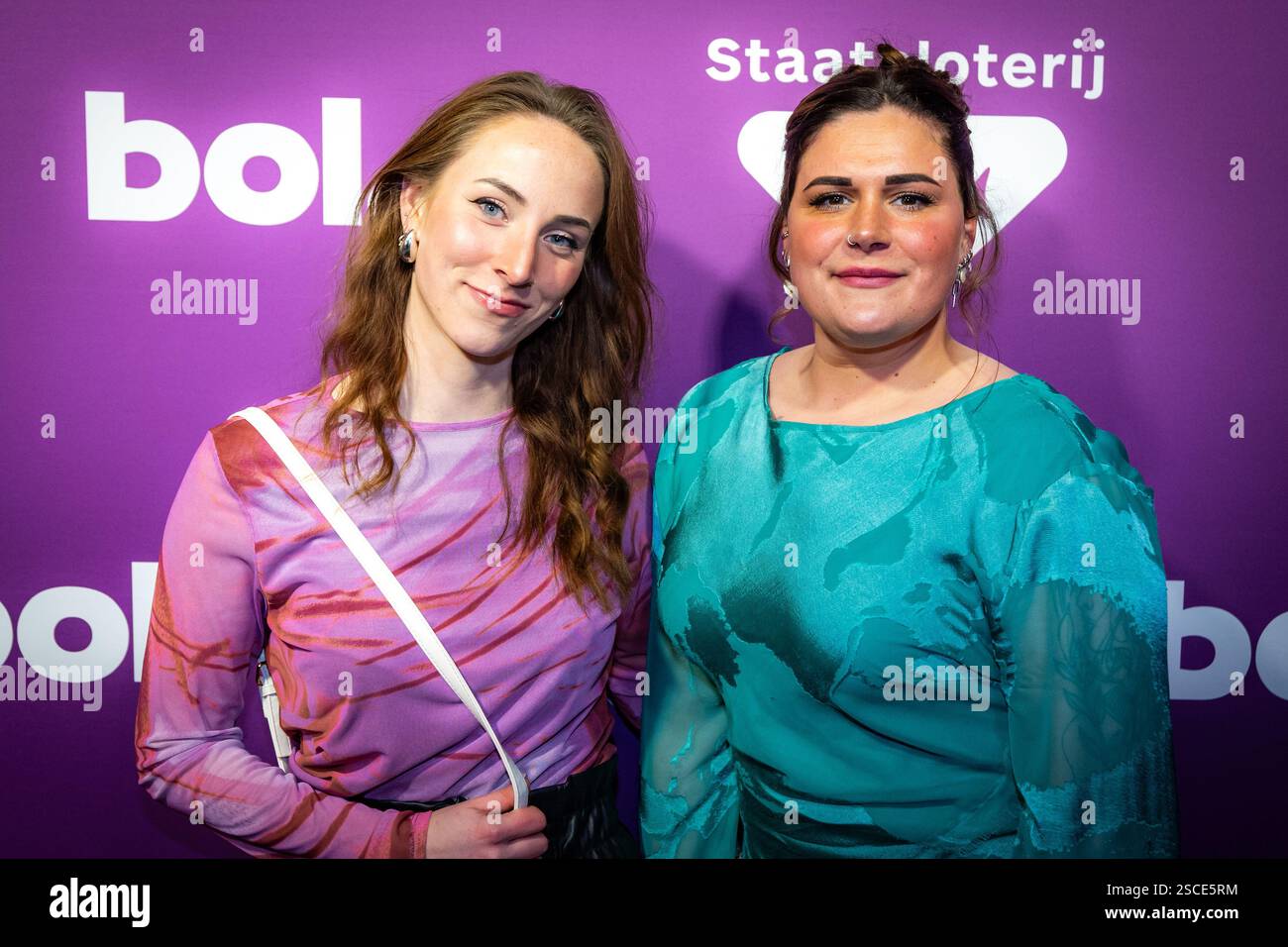 AMSTERDAM - Amber & Thecla on the red carpet prior to the presentation ...