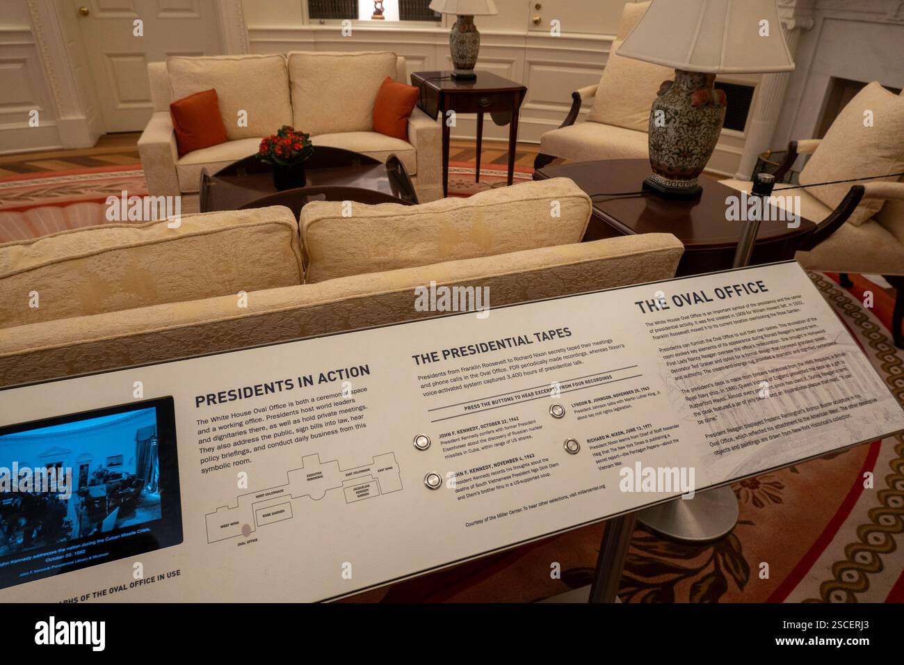 Replica of the Presidents' Oval Office at The New York Historical ...