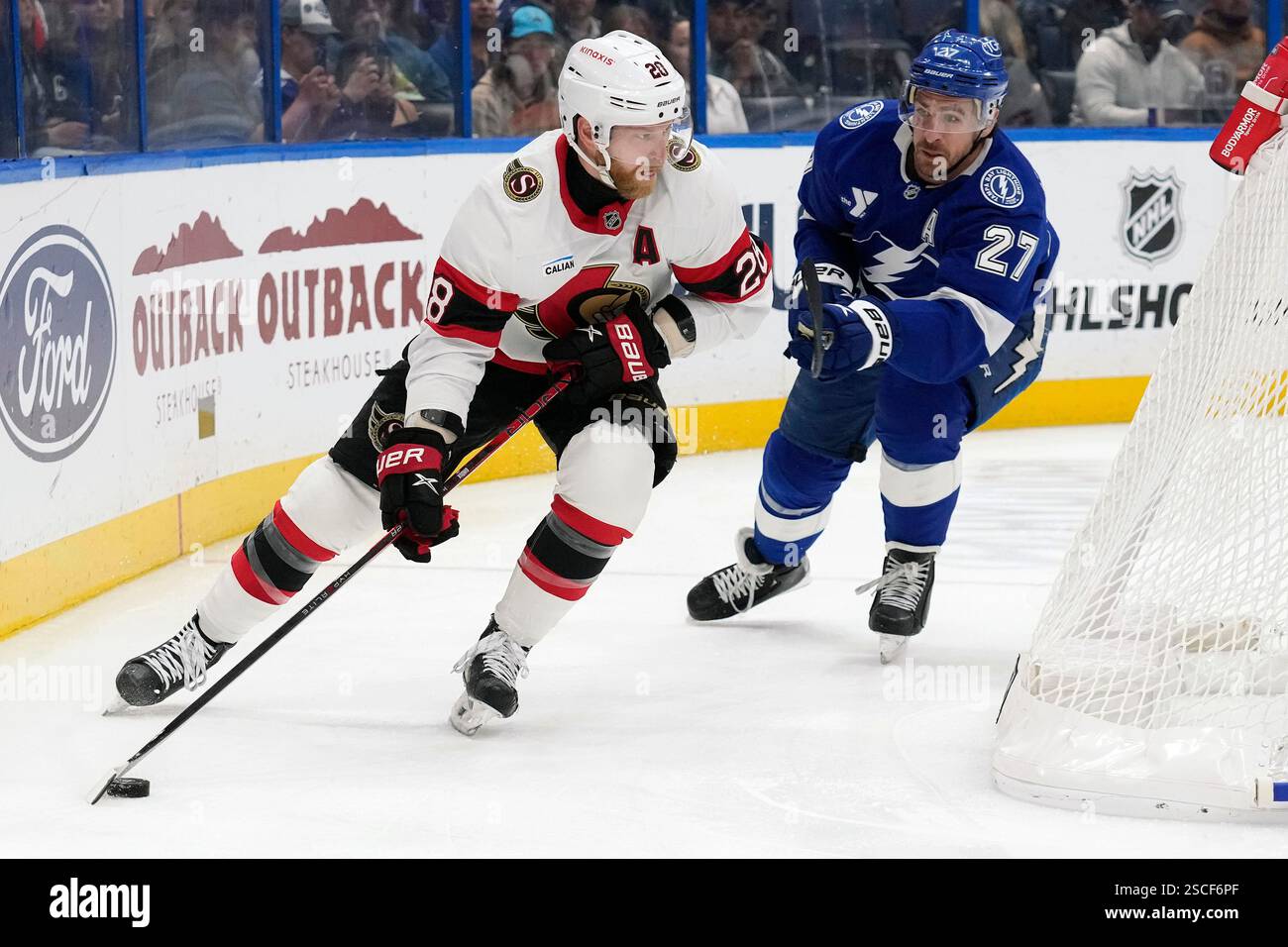 Ottawa Senators right wing Claude Giroux (28) moves around Tampa Bay ...