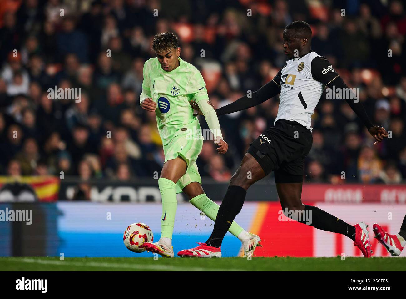 Valencia, Spain. 07th Feb, 2025. VALENCIA, SPAIN - FEBRUARY 6: Lamine Yamal Right Winger of FC Barcelona in action during the Copa del Rey Quarter-Final match between Valencia CF and FC Barcelona at Mestalla Stadium on February 6, 2025 in Valencia, Spain. (Photo by Francisco Macia/Photo Players Images/Magara Press) Credit: Magara Press SL/Alamy Live News Stock Photo