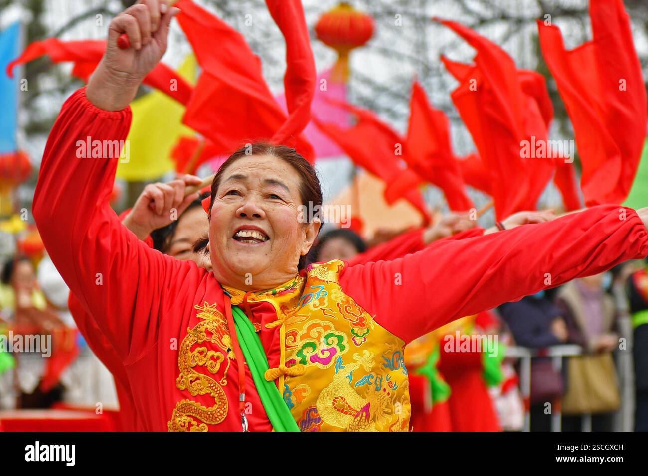 Folk artists perform to celebrate the Spring Festival in Yantai City