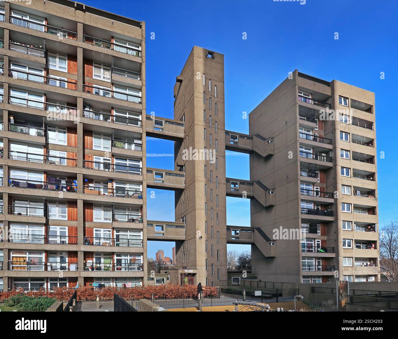 London council estate stairs hi-res stock photography and images - Alamy