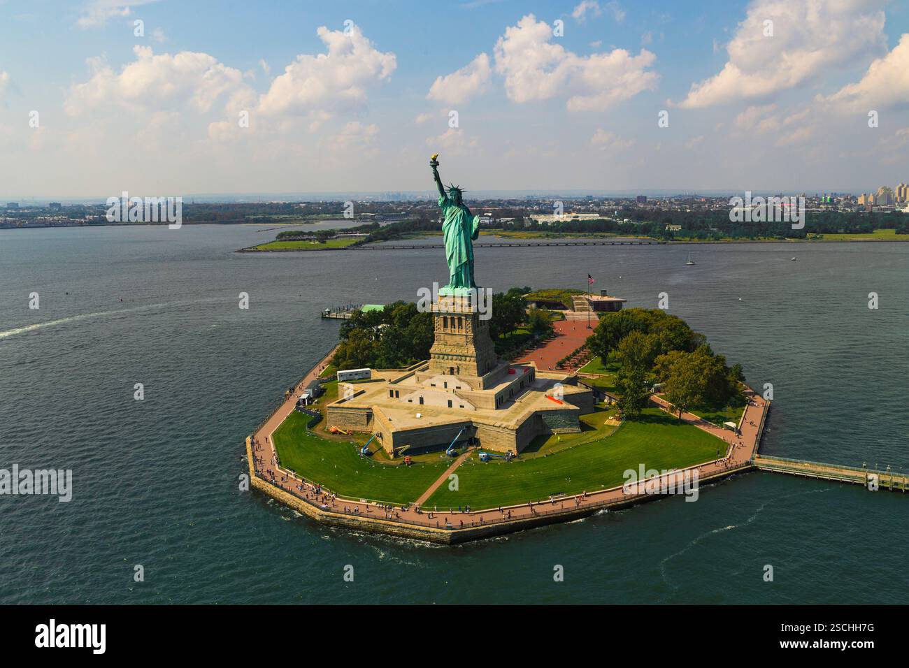 Helicopter aerial view of New York City Stock Photo - Alamy
