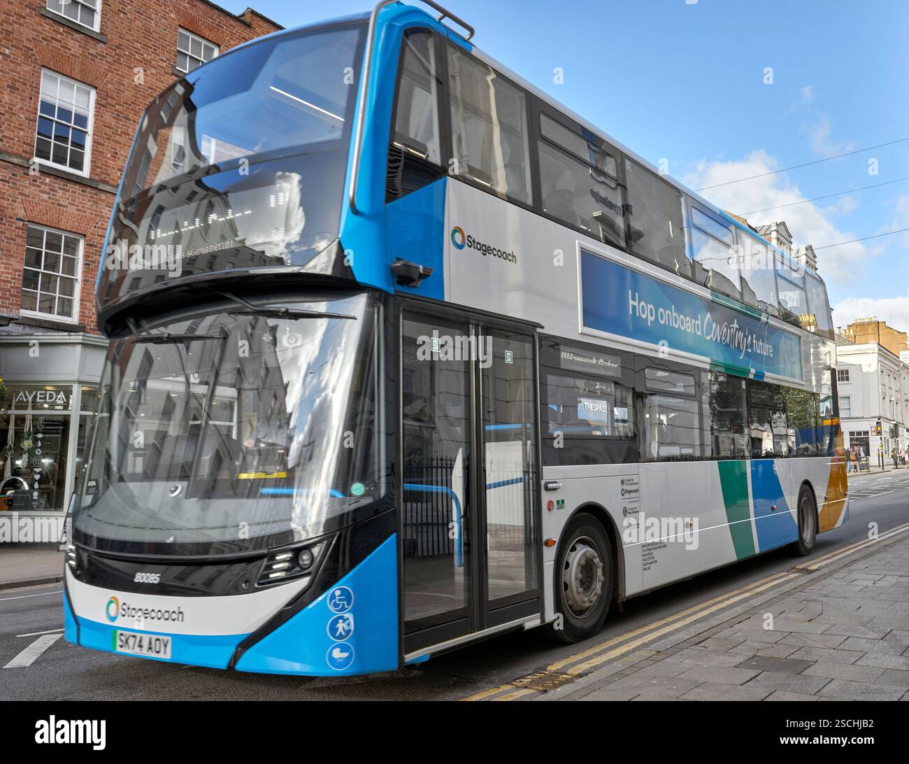 Double deck bus hi-res stock photography and images - Alamy