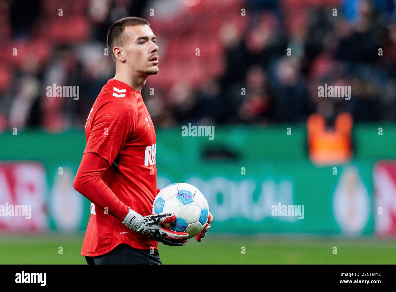 Tony Racioppi Anthony Racioppi (1. FC K?ln, 26) im Warm Up DFB Pokal Viertelfinale ...