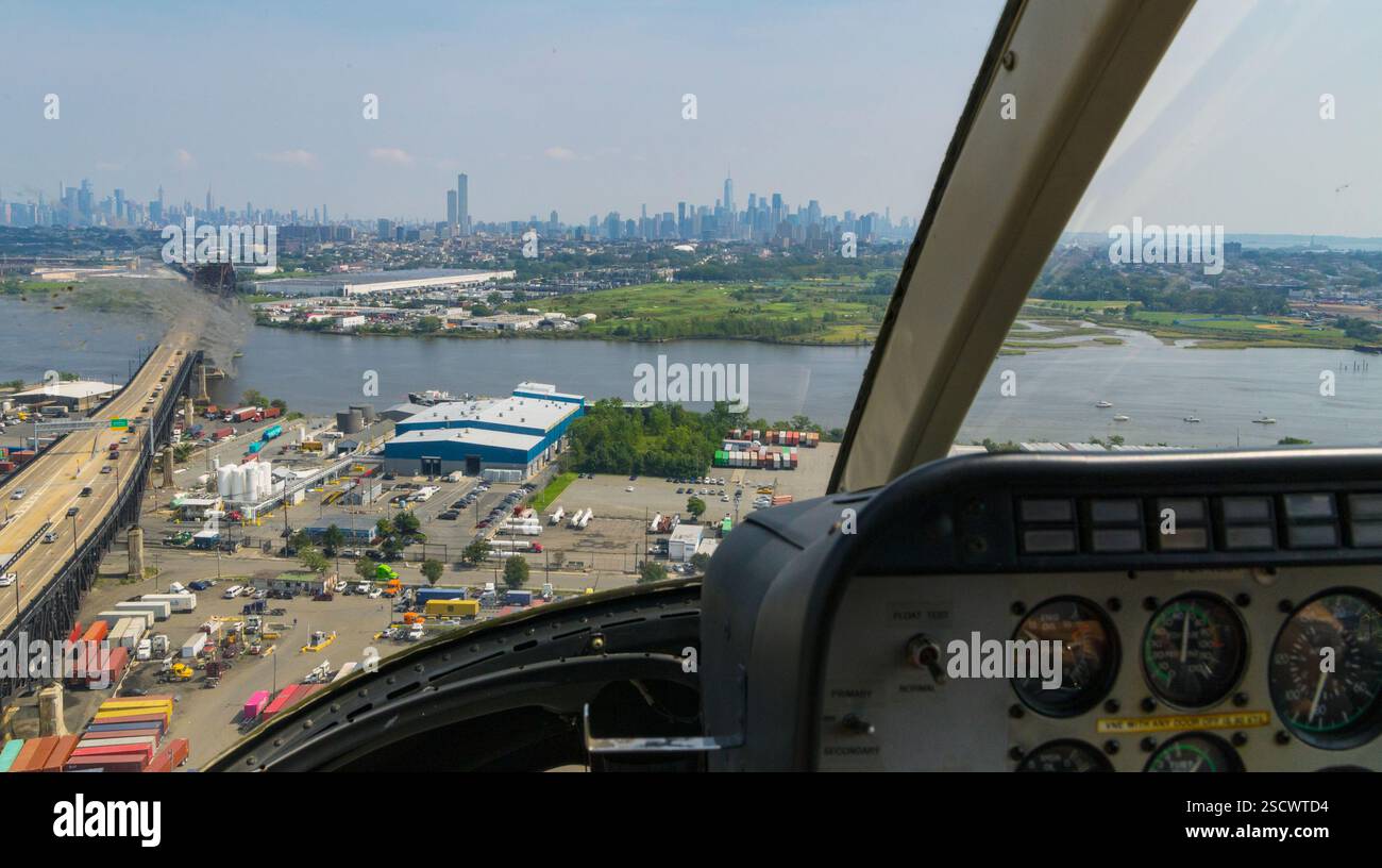 Helicopter aerial view of New York City Stock Photo - Alamy