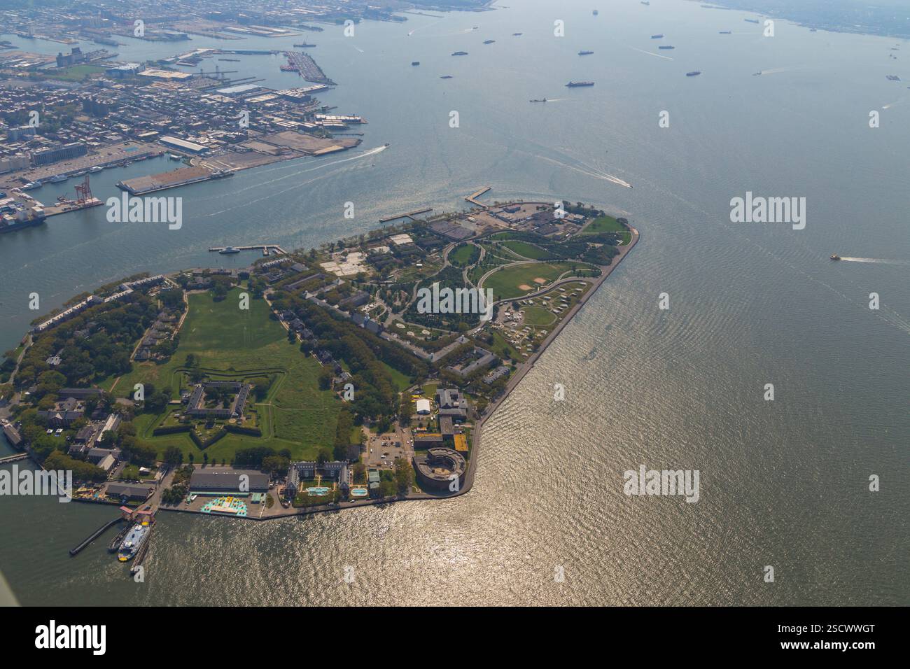 Helicopter aerial view of New York City Stock Photo - Alamy
