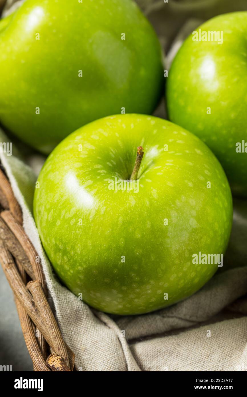 Healthy Organic Green Granny Smith Apples in a Basket Stock Photo - Alamy