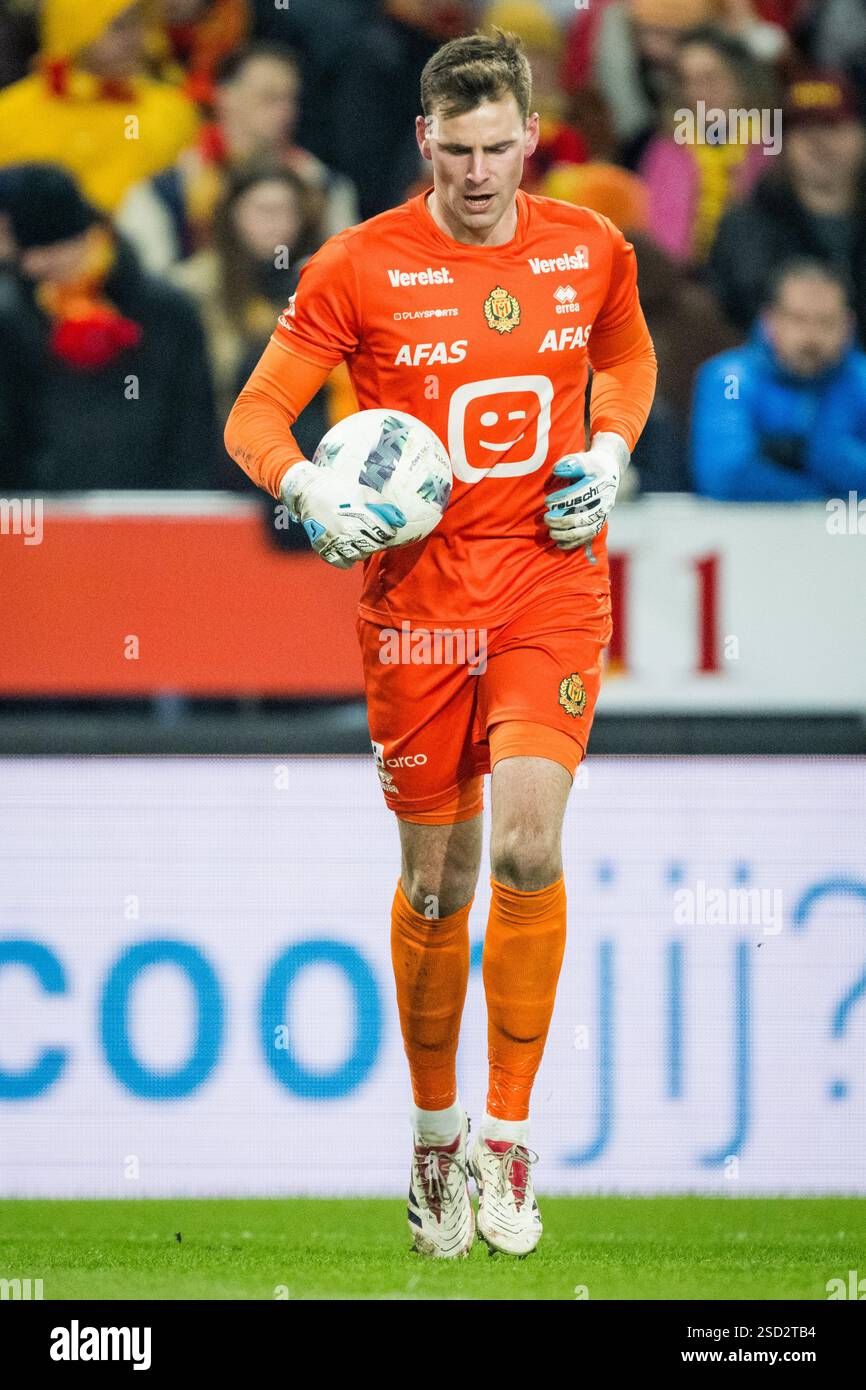 2. What is Ortwin De Wolf's contract situation?